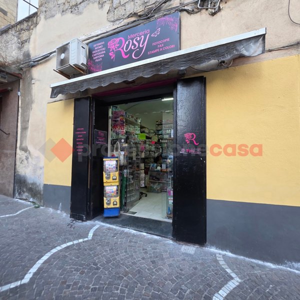 negozio in vendita a Napoli in zona San Giovanni a Teduccio