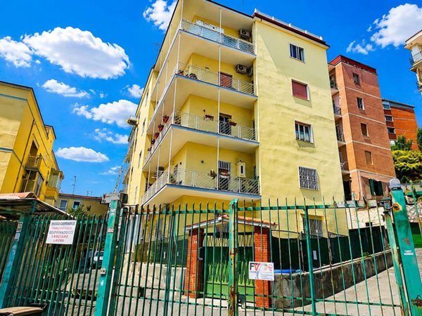 appartamento in vendita a Napoli in zona Arenella