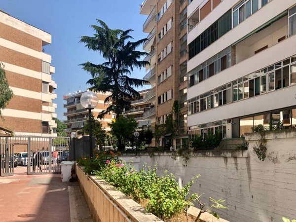 appartamento in vendita a Napoli in zona Fuorigrotta