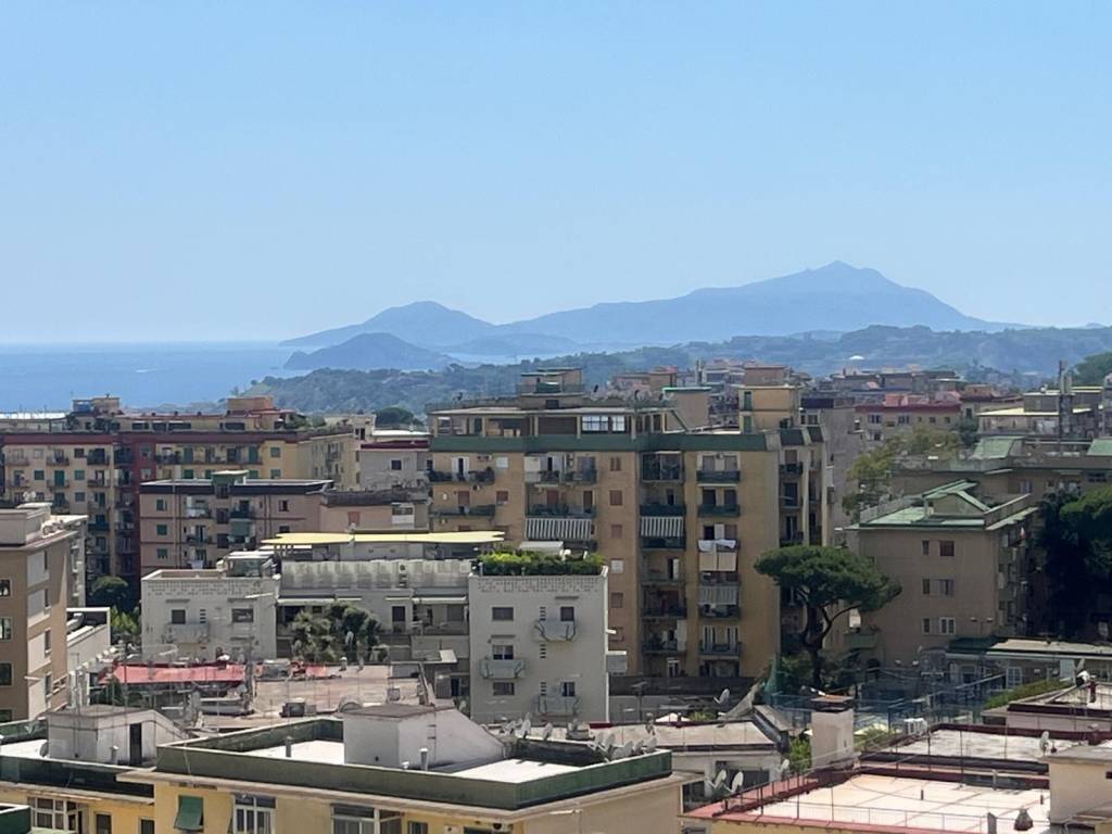 appartamento in vendita a Napoli in zona Arenella