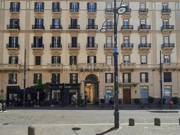 appartamento in vendita a Napoli in zona San Ferdinando