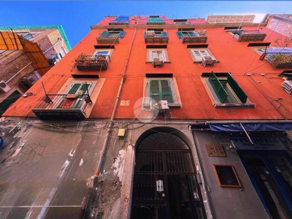 intera palazzina in vendita a Napoli