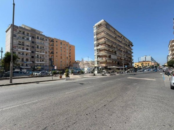 appartamento in vendita a Napoli in zona Fuorigrotta