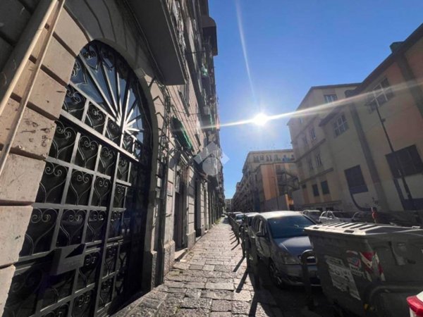 locale commerciale in vendita a Napoli