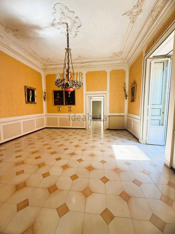 appartamento in vendita a Napoli in zona San Ferdinando