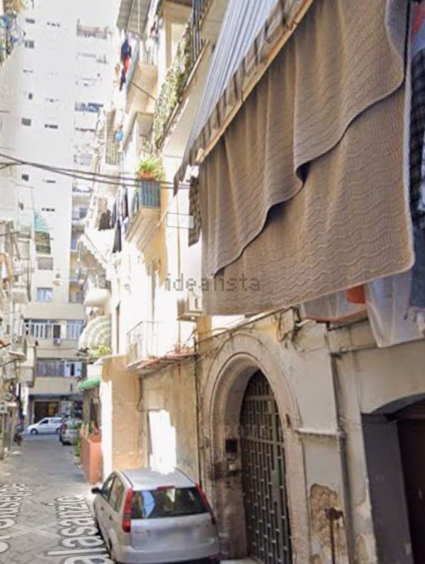 appartamento in vendita a Napoli in zona Pendino / San Giuseppe