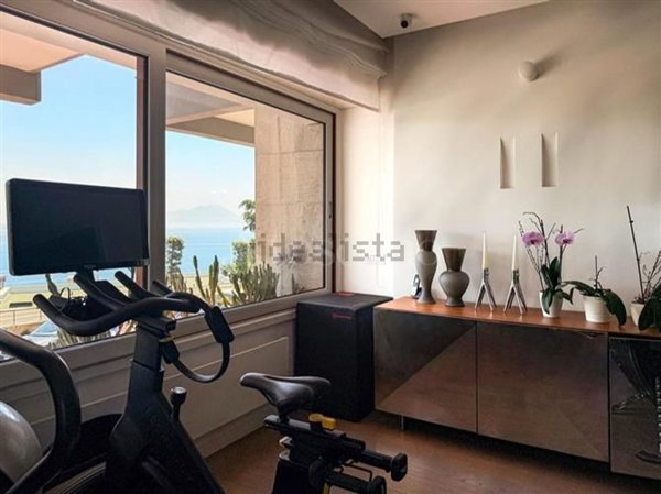 appartamento in vendita a Napoli in zona Posillipo