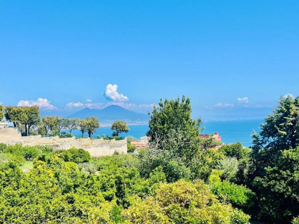 appartamento in vendita a Napoli in zona Posillipo