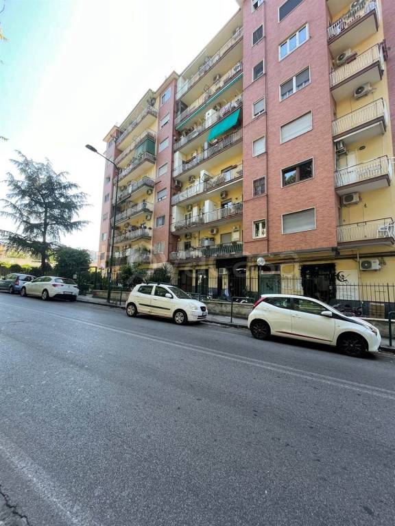 appartamento in vendita a Napoli in zona Bagnoli