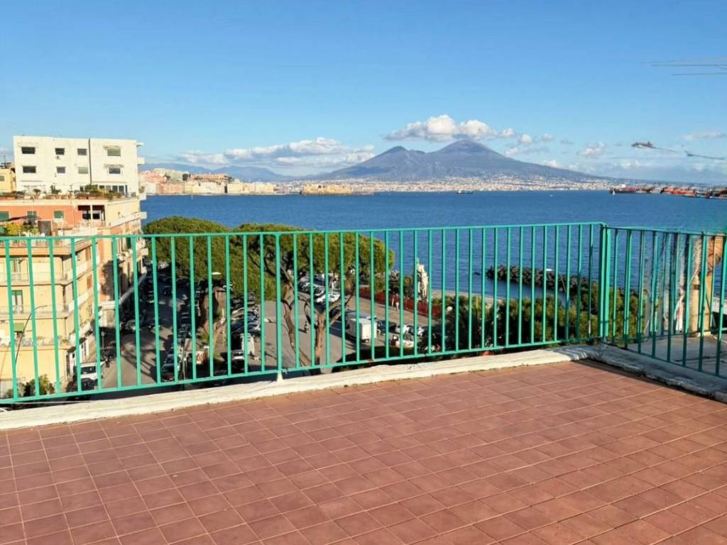 appartamento in vendita a Napoli in zona Posillipo