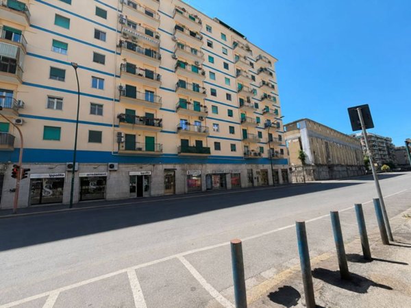 appartamento in vendita a Napoli in zona Fuorigrotta
