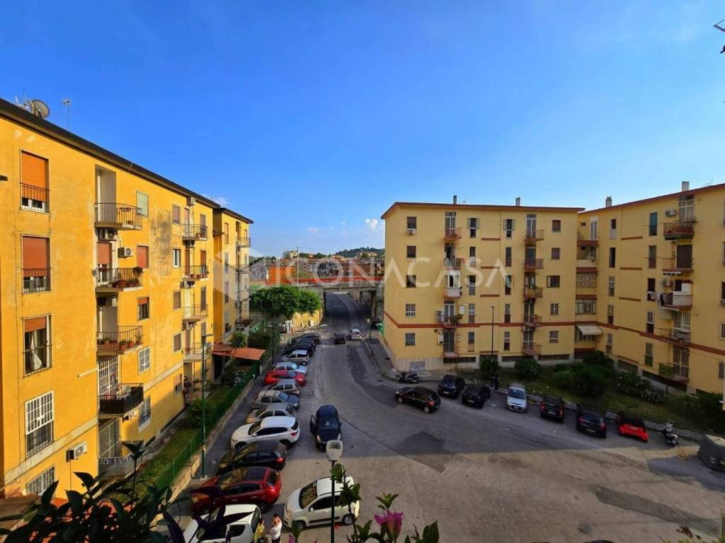 appartamento in vendita a Napoli in zona Soccavo
