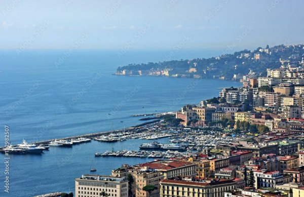 appartamento in vendita a Napoli in zona Chiaia
