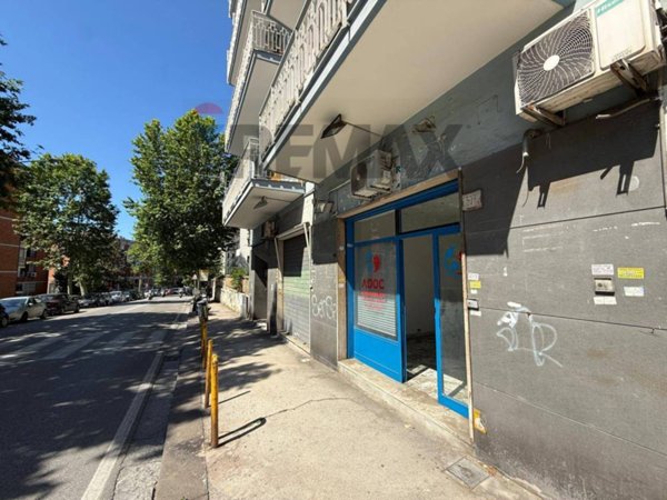 ufficio in vendita a Napoli in zona Arenella