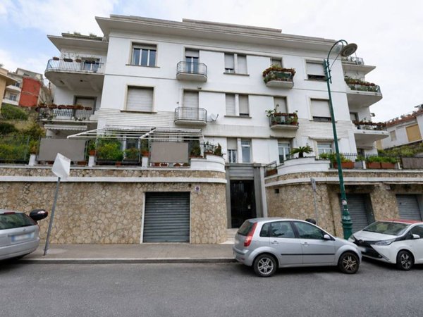casa semindipendente in vendita a Napoli in zona Vomero