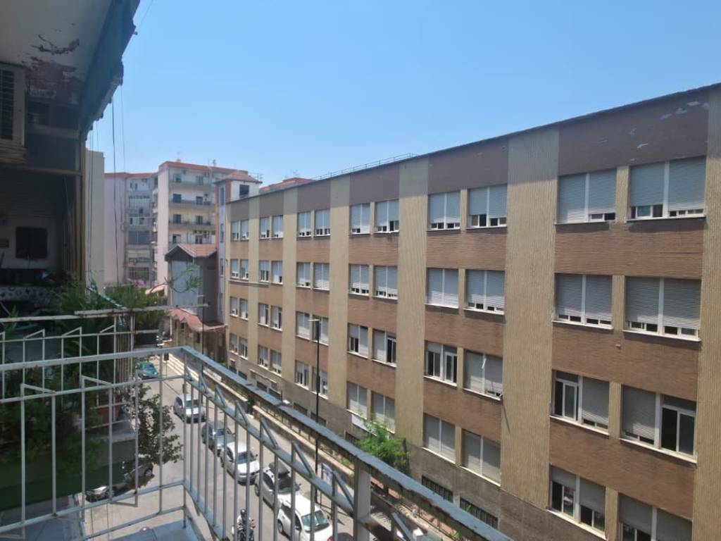 appartamento in vendita a Napoli in zona Fuorigrotta