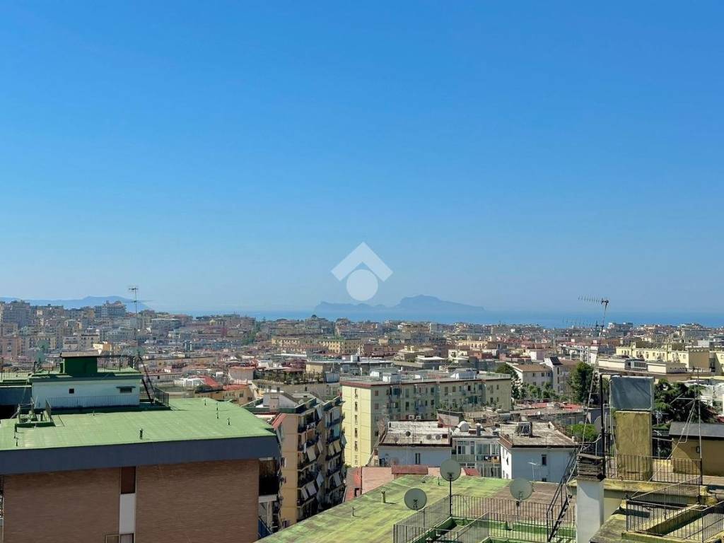 appartamento in vendita a Napoli in zona Arenella