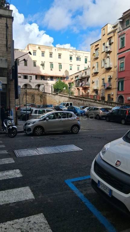 negozio in vendita a Napoli in zona Chiaia