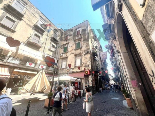 appartamento in vendita a Napoli in zona Centro Antico