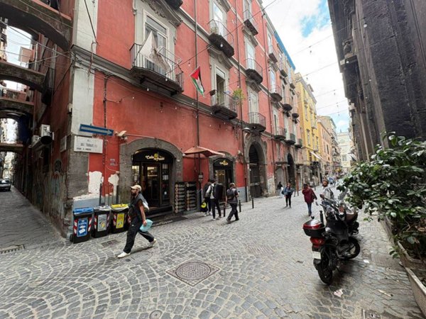 appartamento in vendita a Napoli in zona San Lorenzo