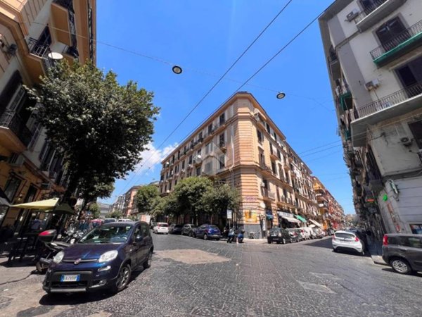 negozio in vendita a Napoli in zona Mercato