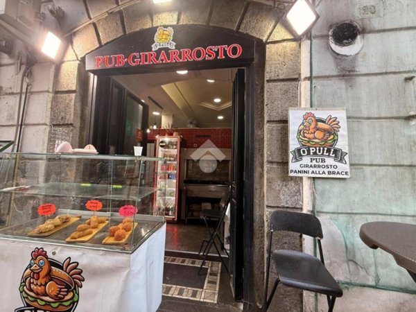 negozio in vendita a Napoli in zona Stella