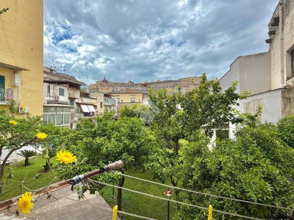 appartamento in vendita a Napoli in zona Stella