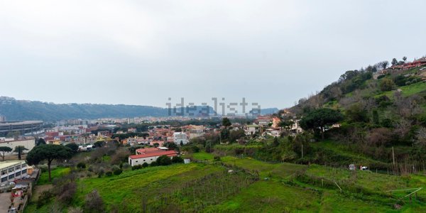 appartamento in vendita a Napoli in zona Fuorigrotta