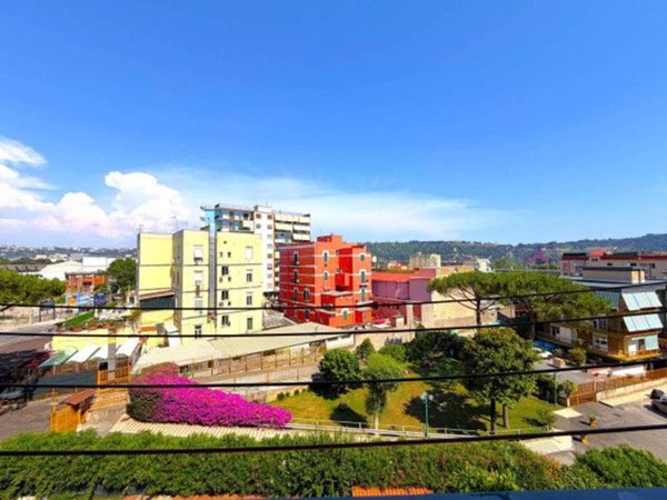 appartamento in vendita a Napoli in zona Fuorigrotta