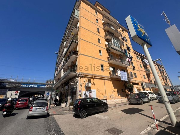 appartamento in vendita a Napoli in zona Fuorigrotta