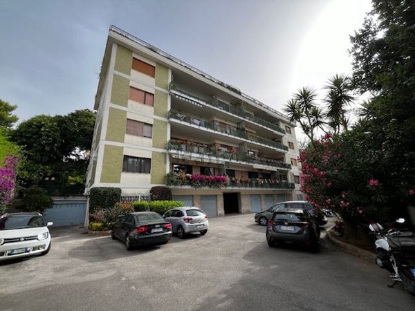 appartamento in vendita a Napoli in zona Posillipo