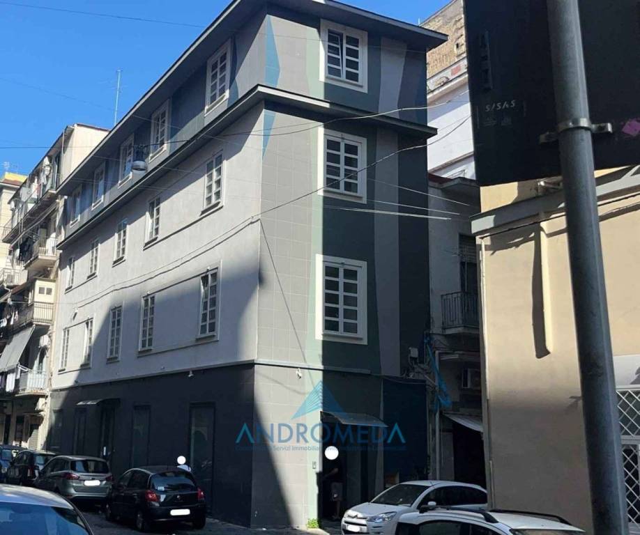 casa indipendente in vendita a Napoli in zona Pendino / San Giuseppe
