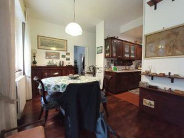 appartamento in vendita a Napoli in zona Chiaia