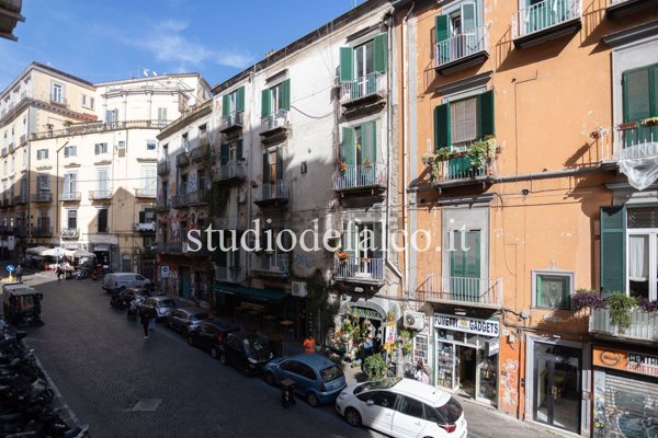 appartamento in vendita a Napoli in zona Porto