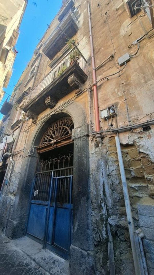 appartamento in vendita a Napoli in zona San Lorenzo