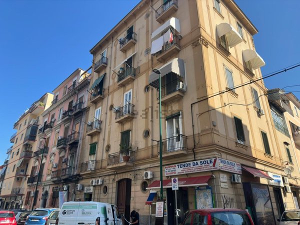 appartamento in vendita a Napoli in zona Fuorigrotta