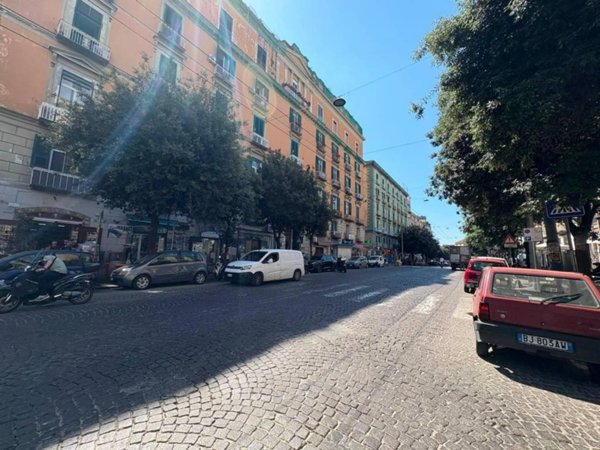 appartamento in vendita a Napoli in zona Stella