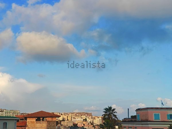 appartamento in vendita a Napoli in zona Chiaia