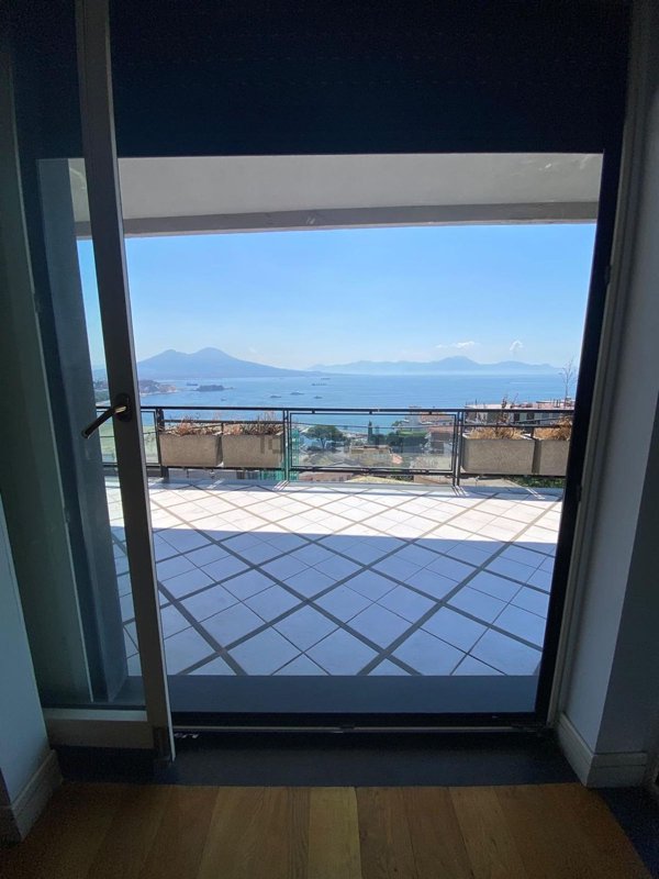appartamento in vendita a Napoli in zona Posillipo
