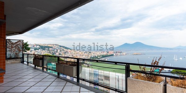 appartamento in vendita a Napoli in zona Posillipo