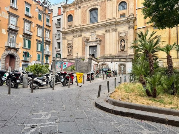 appartamento in vendita a Napoli in zona San Lorenzo