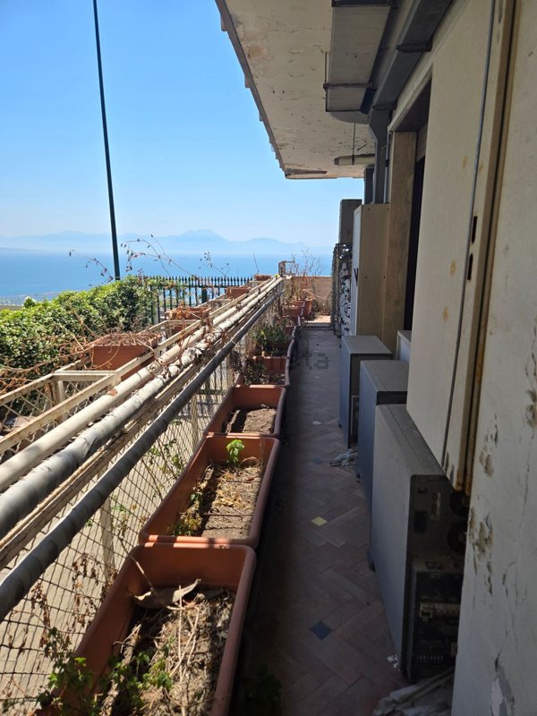 appartamento in vendita a Napoli in zona Posillipo
