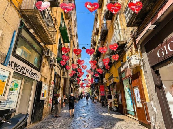 appartamento in vendita a Napoli in zona San Lorenzo