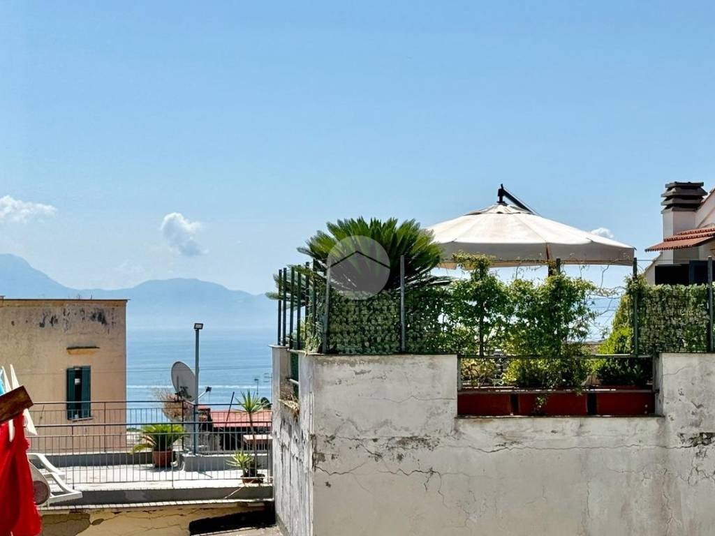 appartamento in vendita a Napoli in zona Posillipo