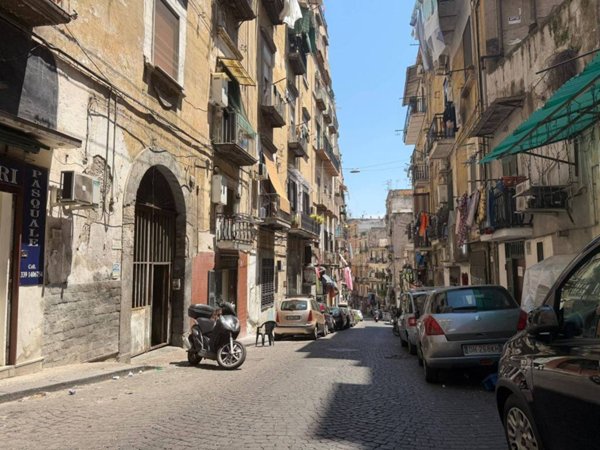 appartamento in vendita a Napoli in zona Avvocata