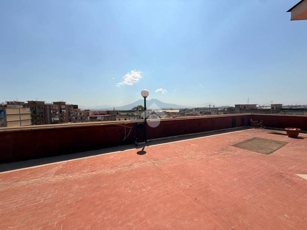 appartamento in vendita a Napoli in zona Secondigliano