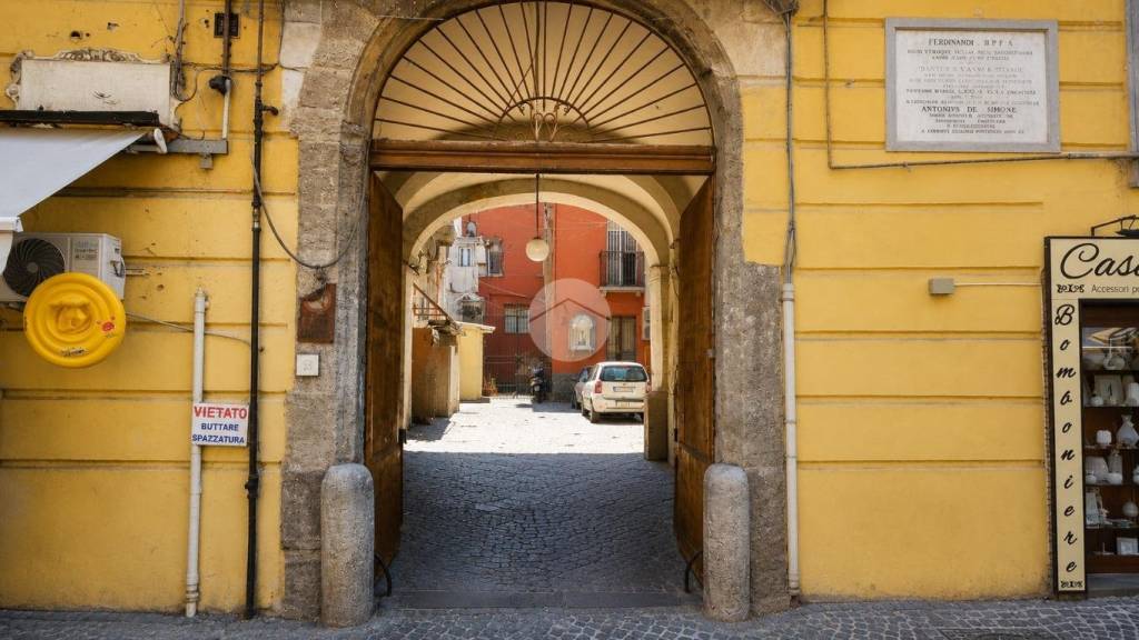 negozio in vendita a Napoli in zona Vomero