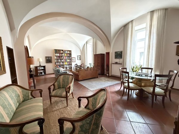 appartamento in vendita a Napoli in zona San Lorenzo