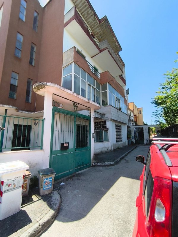 appartamento in vendita a Napoli in zona Bagnoli