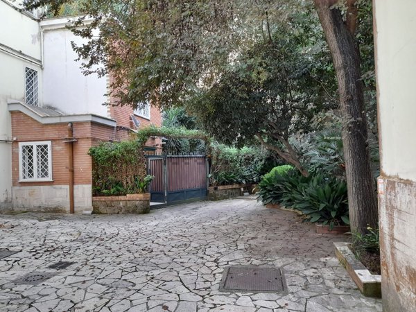 appartamento in vendita a Napoli in zona Posillipo